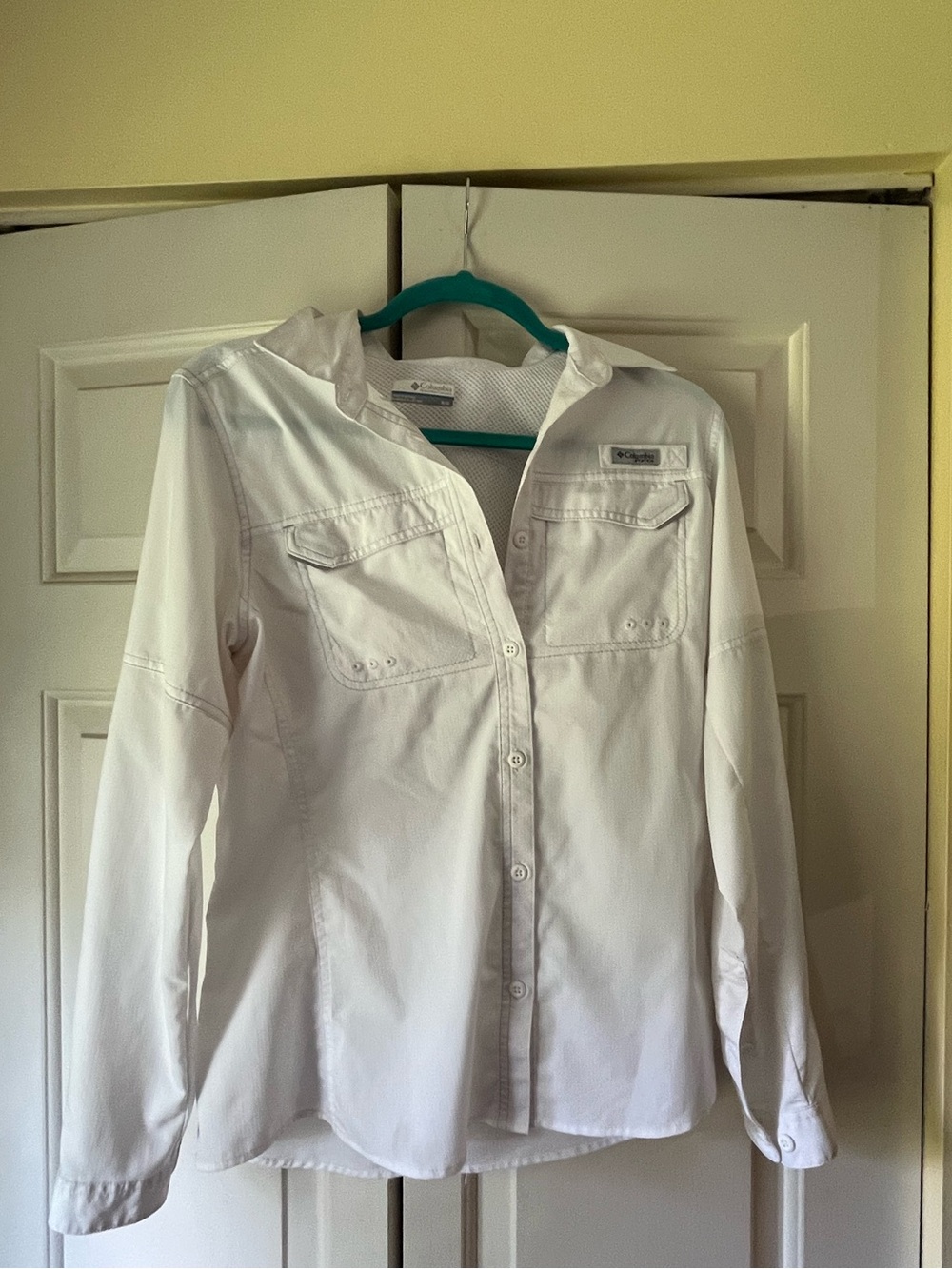 Columbia PFG shirt size medium